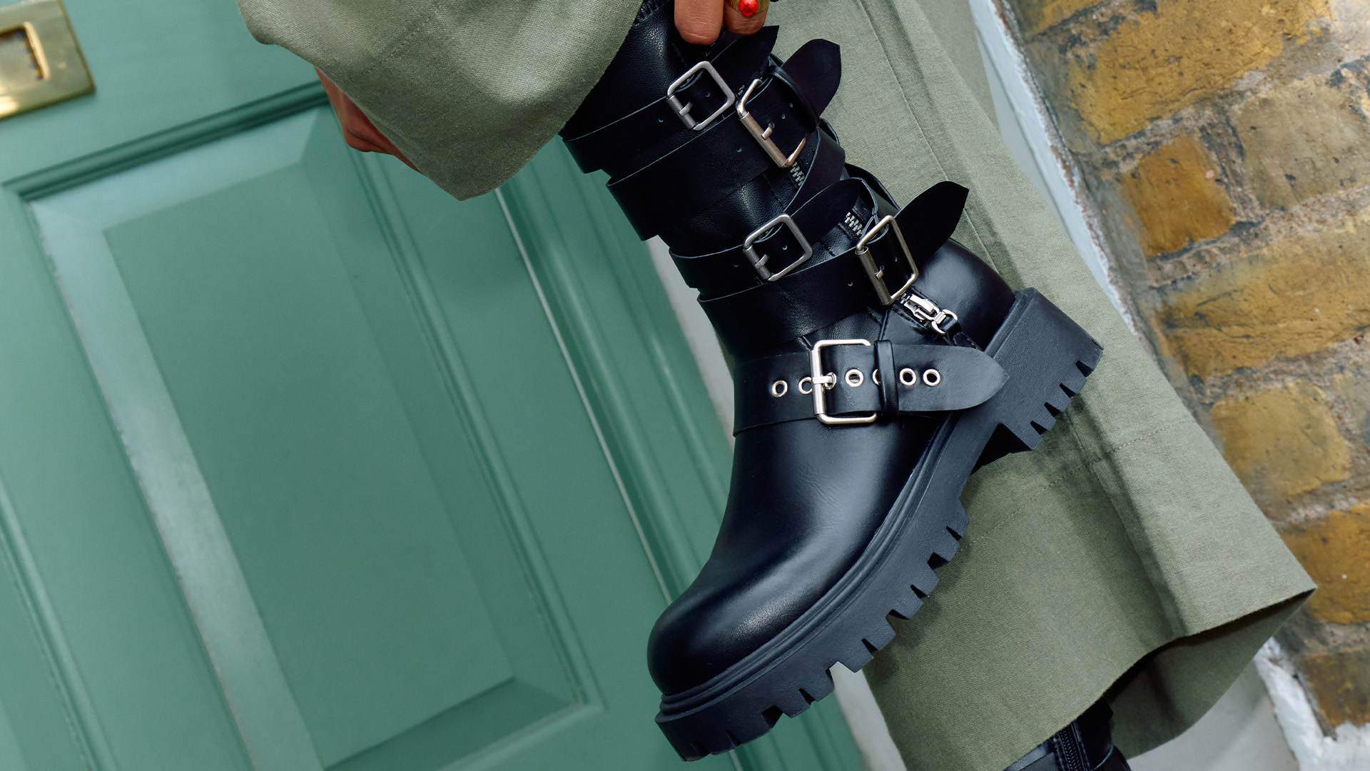 schuh | TOTUM Student Discount | 10% off full price & sale